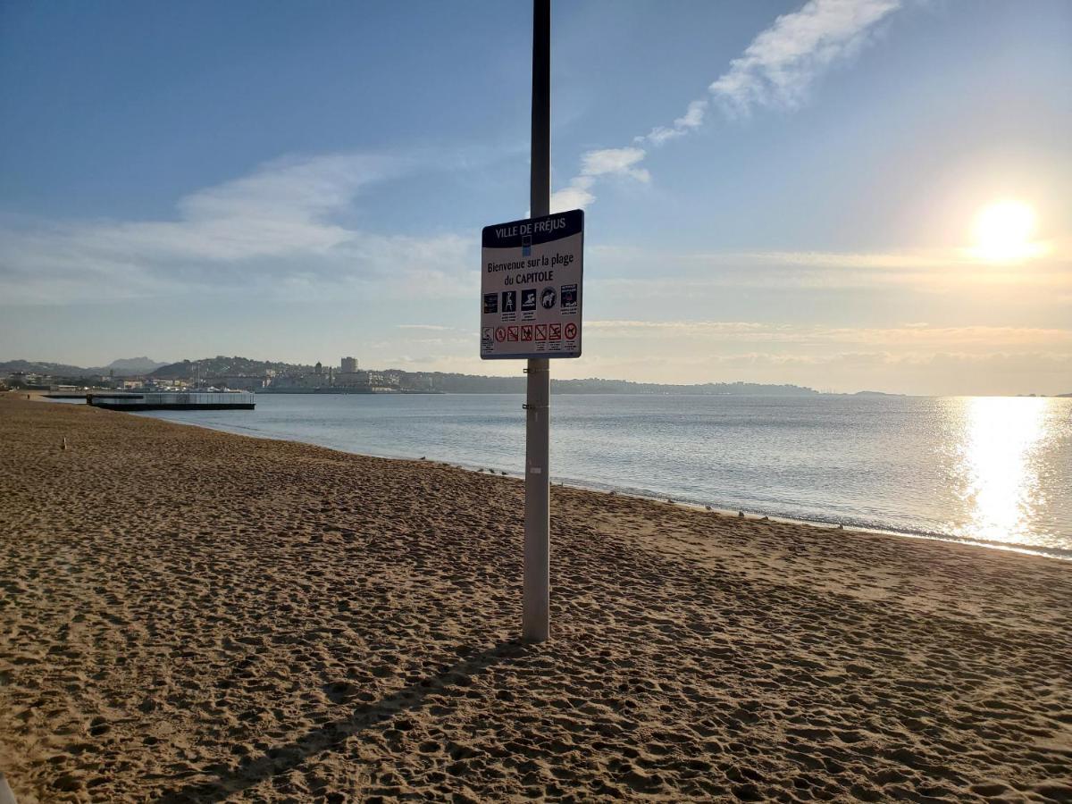 Port Frejus Est, Le Capitole, Studio 27M2, Vue Mer ภายนอก รูปภาพ